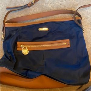 Micheal Kors Cross Body